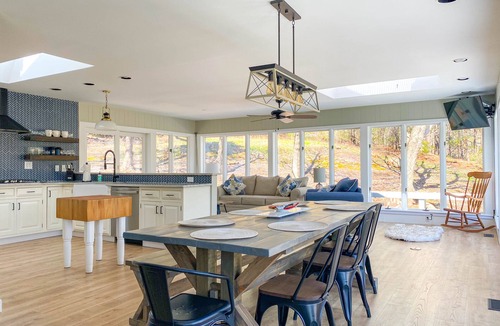 Lake Lure House | ★Views★Golf Cart Included★Behind Resort Gate★Member Areas Included