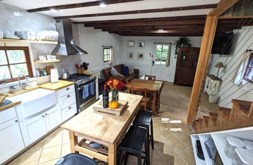 Historic Montford Cottage | Walk Everywhere- Cute Downtown Carriage House with Yard