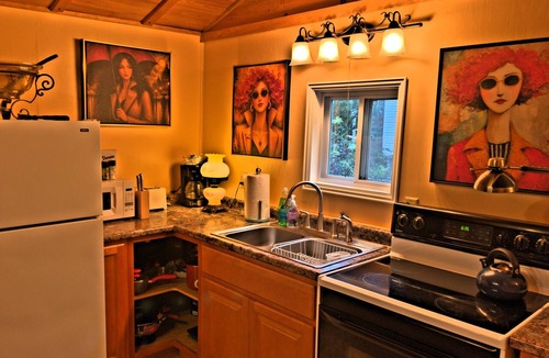 Malletts Bay Cottage | Walk Softly, There’s a Dream Here!