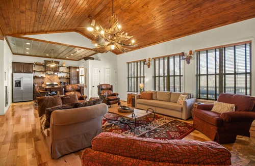 Sugar Mountain House | Walk to all Sugar Village amenities-Ski, Tubing, Golf & Tennis