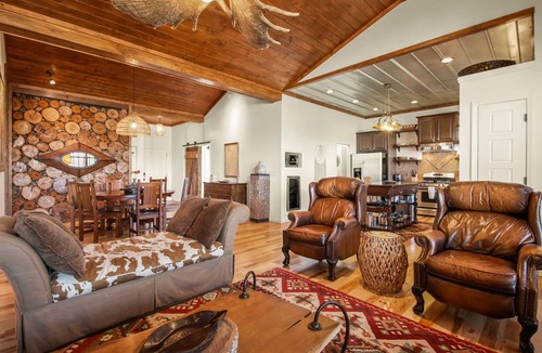 Sugar Mountain House | Walk to all Sugar Village amenities-Ski, Tubing, Golf & Tennis