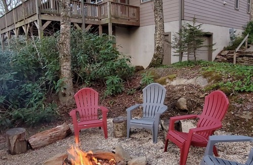 Sugar Mountain House | Walk to all Sugar Village amenities-Ski, Tubing, Golf & Tennis