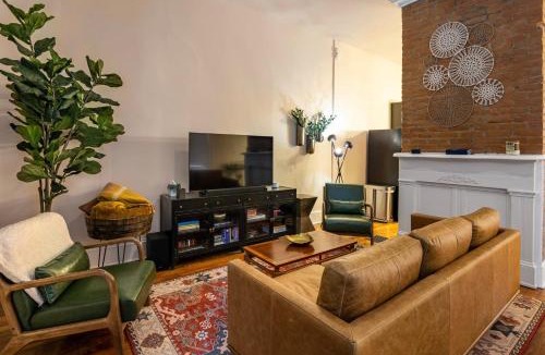 Covington House | Walk to Downtown, Bars, Stadiums - Perfect for 4!