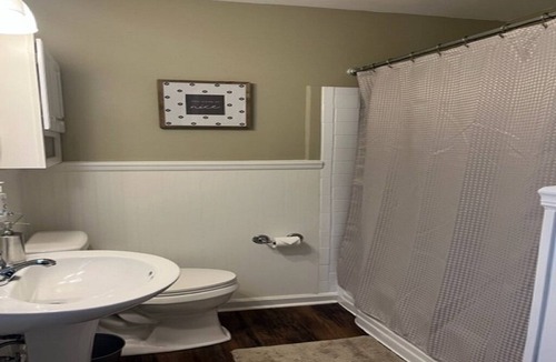 Kingsport Cottage | Warm and Cozy 3-bedroom, 1-bath home.Ample living space near the downtown area.