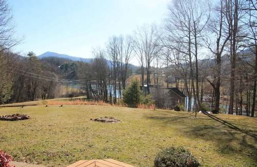 Butler House | Watauga Lake Home with Private Dock and Large Yard