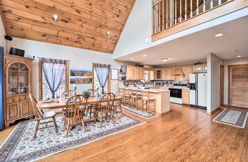 Butler House | Watauga Lake House with Private Dock, pet friendly