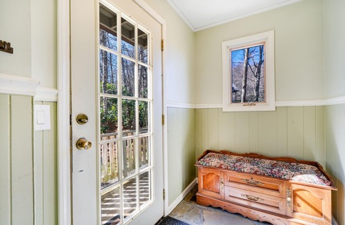 Sugar Mountain Ski Chalet | Waterfront Chalet w/2 Fireplaces, Private Hot Tub, washer/dryer, & Creek Access