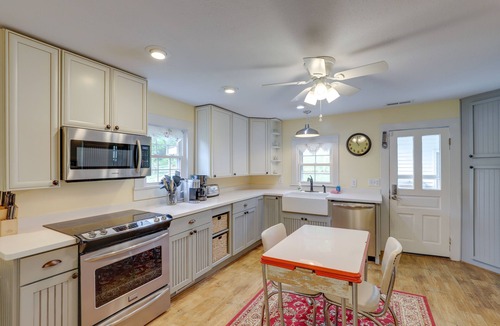 Weaverville Cottage | Weaverville Escape: Epic Mtn Views!