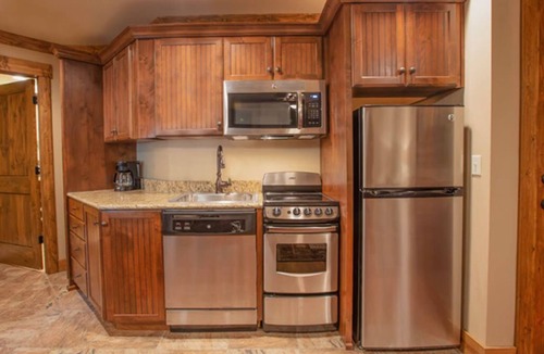 Branson Resort | Westgate Branson Woods 1 King Bdrm Standard Villa, pet friendly