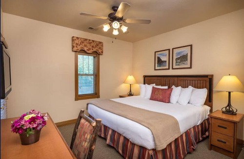 Branson Resort | Westgate Branson Woods 1 King Bdrm Standard Villa, pet friendly