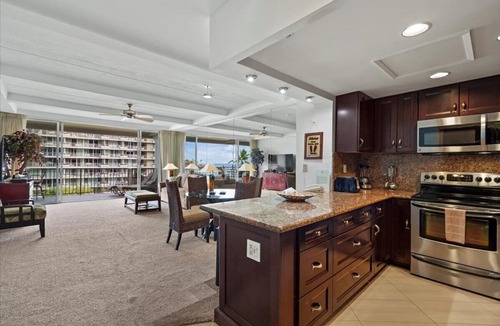 Kaanapali Condo | Whaler 456 Spectacular Views And Close To Everything
