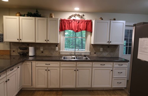 Warfordsburg Cabin | Where Kids Play and Adults Unwind, 6BR Forest Cabin Retreat