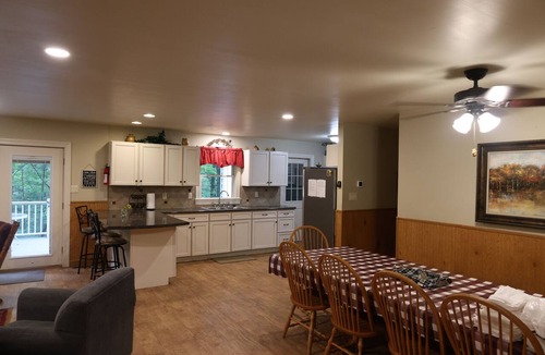 Warfordsburg Cabin | Where Kids Play and Adults Unwind, 6BR Forest Cabin Retreat