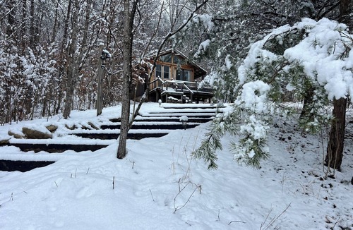 Irvine Cabin | Whimsical Wildwood Studio – Breakfast Included – Award-Winning Appalachian B&B