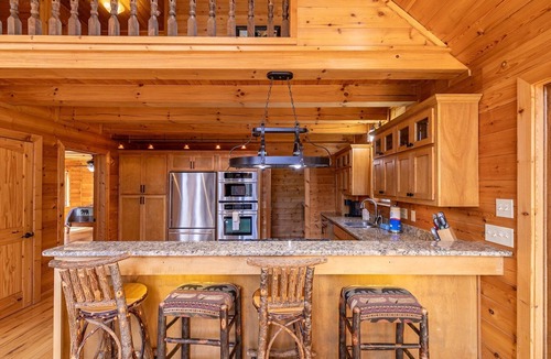 Fleetwood House | Whiskey Bear Escape - private home between Boone and West Jefferson!