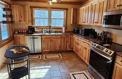 Kerr Cabin | Whispering Pine's Cabin! NO CHECK-OUT LIST