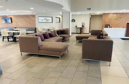 Vienna Hotel | Wingate by Wyndham Parkersburg-Vienna
