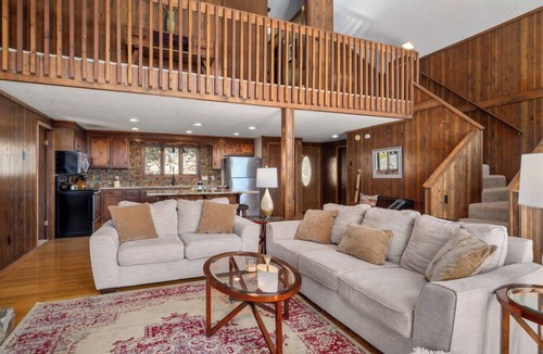 Wolf Laurel House | Wolf Ridge Retreat/Upscale Cabin/Skiing/Hiking