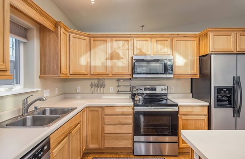 Fairbanks House | 'Wondrous Willow' Dog-Friendly Home in Fairbanks!