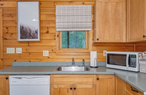Berkeley Springs Cabin | Woodland Sauna + Arcade, Minutes to Town.