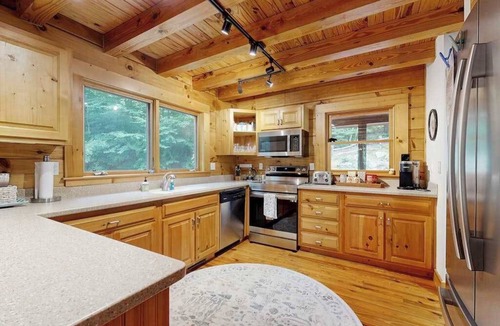 Mountain Vista House | Woodsy cabin with hot tub, gas fireplace, firepit, balcony & gas grill