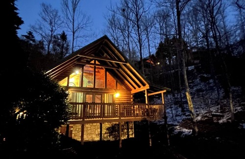 Black Bear Falls Cabin | Wow! Black Bear Falls Cabin on Lovely Pond with Mountain View - NEW LISTING!