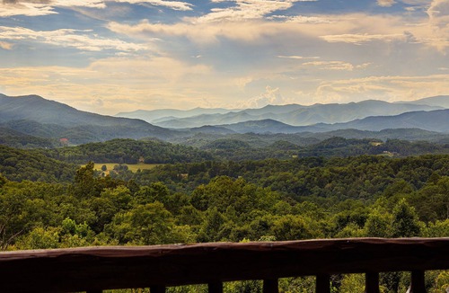 Whittier Cabin | Write your next chapter at Story Lodge!