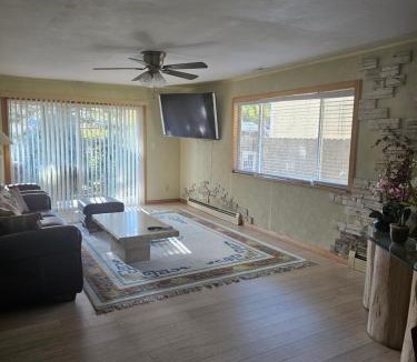 Colorado Springs House | Your comfortable stay in Colorado Springs