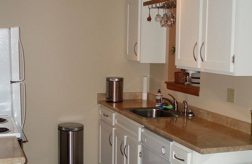 Queen Anne Apartment | Zen Garden Hideway- Vibrant Area, Walk To Cafes, Shops, $20/nt discount for Oct.