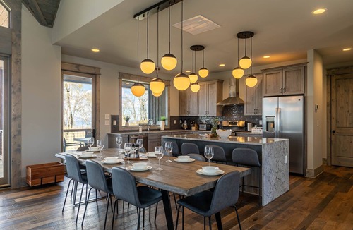 Banner Elk House | Zion at Eagles Nest - 4BR, pets ok, 180 mtn views, hot tub, wood burning fireplace!