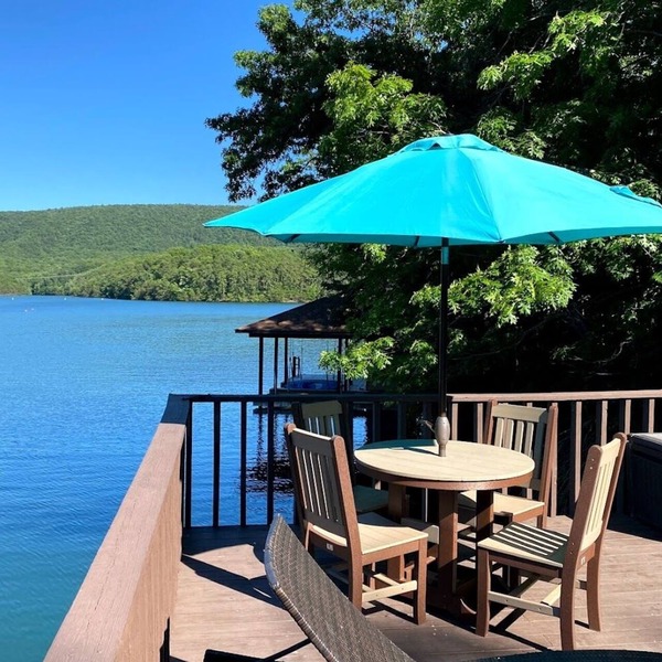 Mountain View, Quiet Cove, Hot Tub, Fire Pit, Two-Tier Dock, & much more!