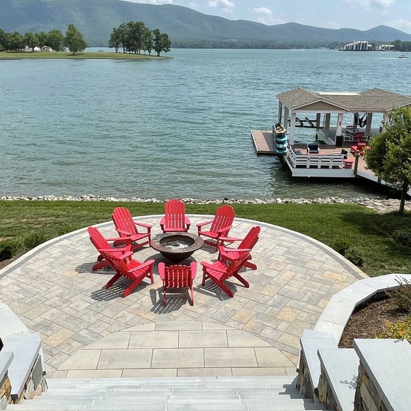 The Fun Spot 3 - Serene Home with Beautiful Lake & Mtn Views to Relax and Enjoy!