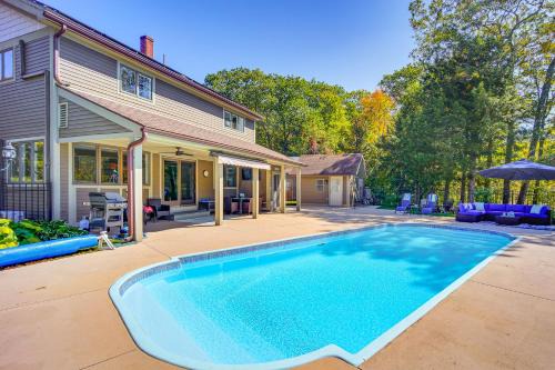 1 Mi to Okemo Mtn Resort: Ludlow Home w/Hot Tub