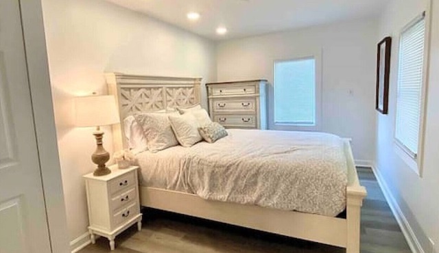 1954 upper unit · Warm & Welcoming 5-bedroom Home, South Burlington