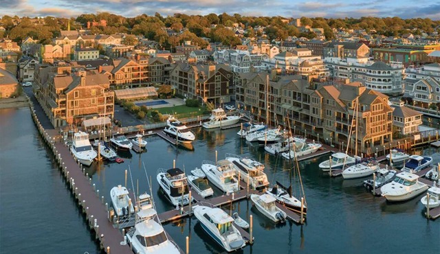 2 Bedroom Condo, Kitchen, Sleeps 6, in Downtown Newport, Wyndham Onshore Resort!