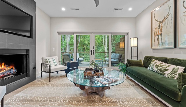 2-bedroom Townhome In Peaceful Highlands Available For Monthly Rentals