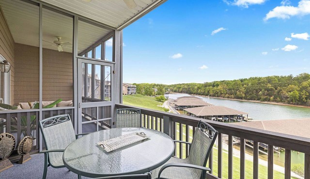 2 Suites! Lake Front Resort w/Pickleball + Pool