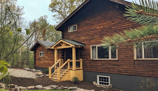 3 bedroom family Getaway on the mountain top w/sunrise view over Sleepy Creek.