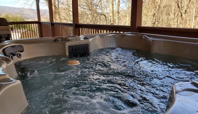 3 Wakulla Way-Sleeps 6, Hot Tub, FP, Mtn View, Porch Cocktails, Paved Access