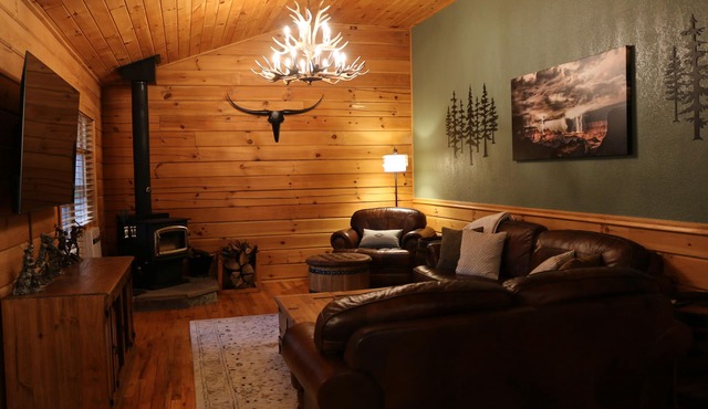 3Bdrm+Cabin+Firepit+Deck+BBQ