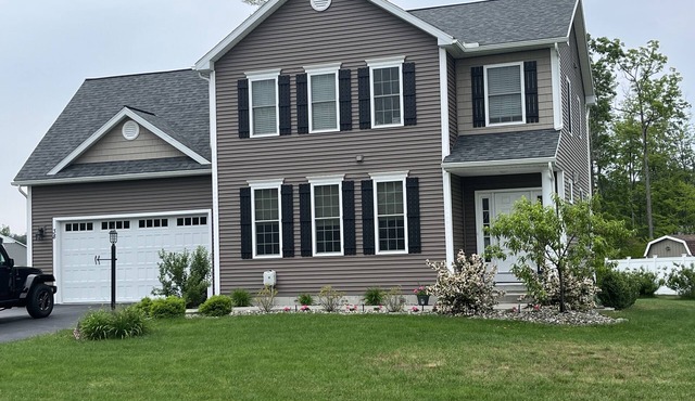 A Coastal Farmhouse Style Home- 10 minutes from Downtown Saratoga Springs