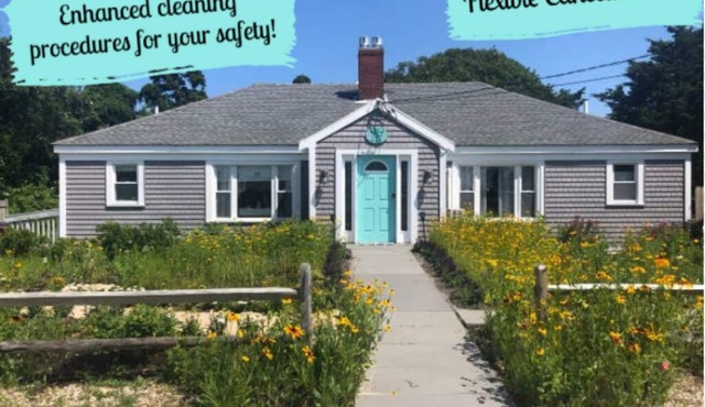 Across from Craigville Beach; updated house with 4 BRs & firepit. Hyannis Area