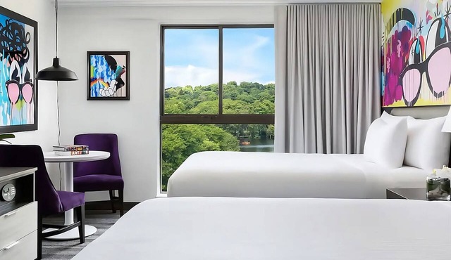 Adventure Awaits! Stylish 2 Queen Beds, Near Attractions