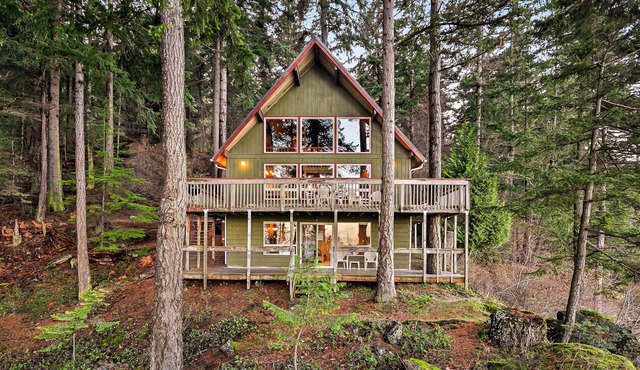 Adventure cabin on the water, perfect for wildlife viewing
