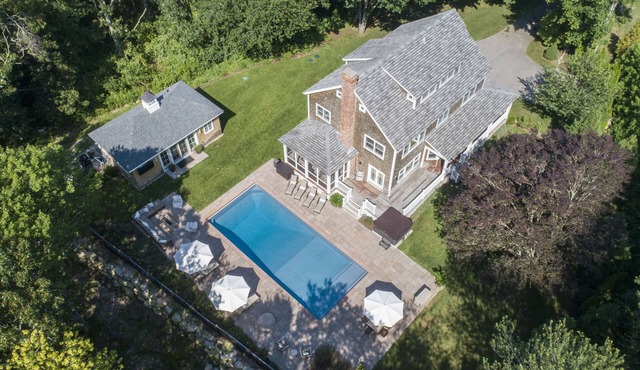 Amazing Beach House in the Woods with Pool and Hot Tub