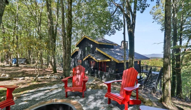Amazing Views! Welcome to The Pine Ridge Retreat!