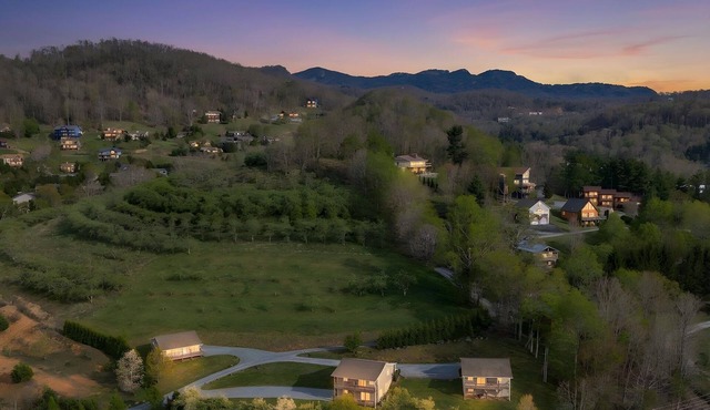 Apple Blossom Estates | 7BR + EV Chargers | Views