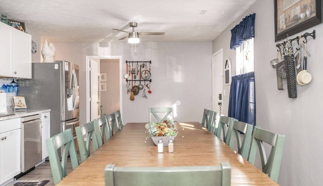 Arkstone Retreat 3- Only 4 minutes to the Ark!