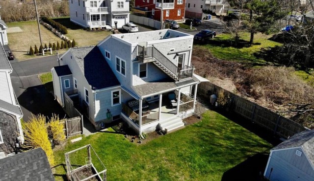 Beach House w/a VIEW! Walk to Beach and Newport