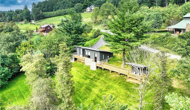 Beat the Heat. Head to the Mountains - 2BR/2BA w/Hot Tub & WiFi